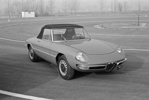 Alfa Romeo 1750 Spider Veloce 1967 года 